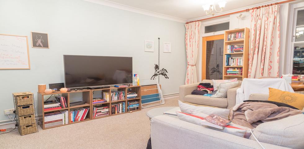 			NEW INSTRUCTION, 2 Bedroom, 1 bath, 1 reception Flat			 Clarendon Road, NOTTING HILL 